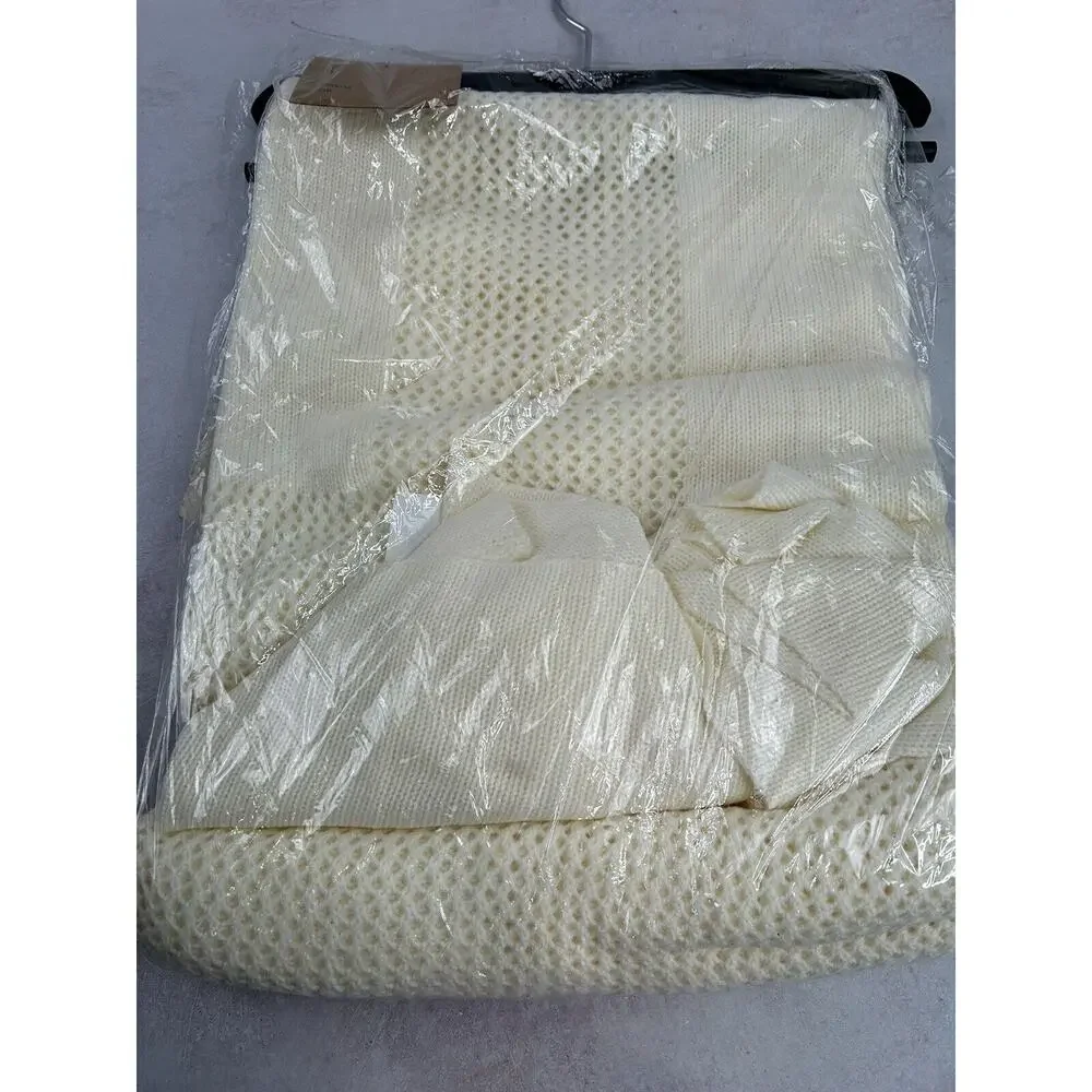 THRO‎ by Marlo Lorenz Cream Knit 60x50